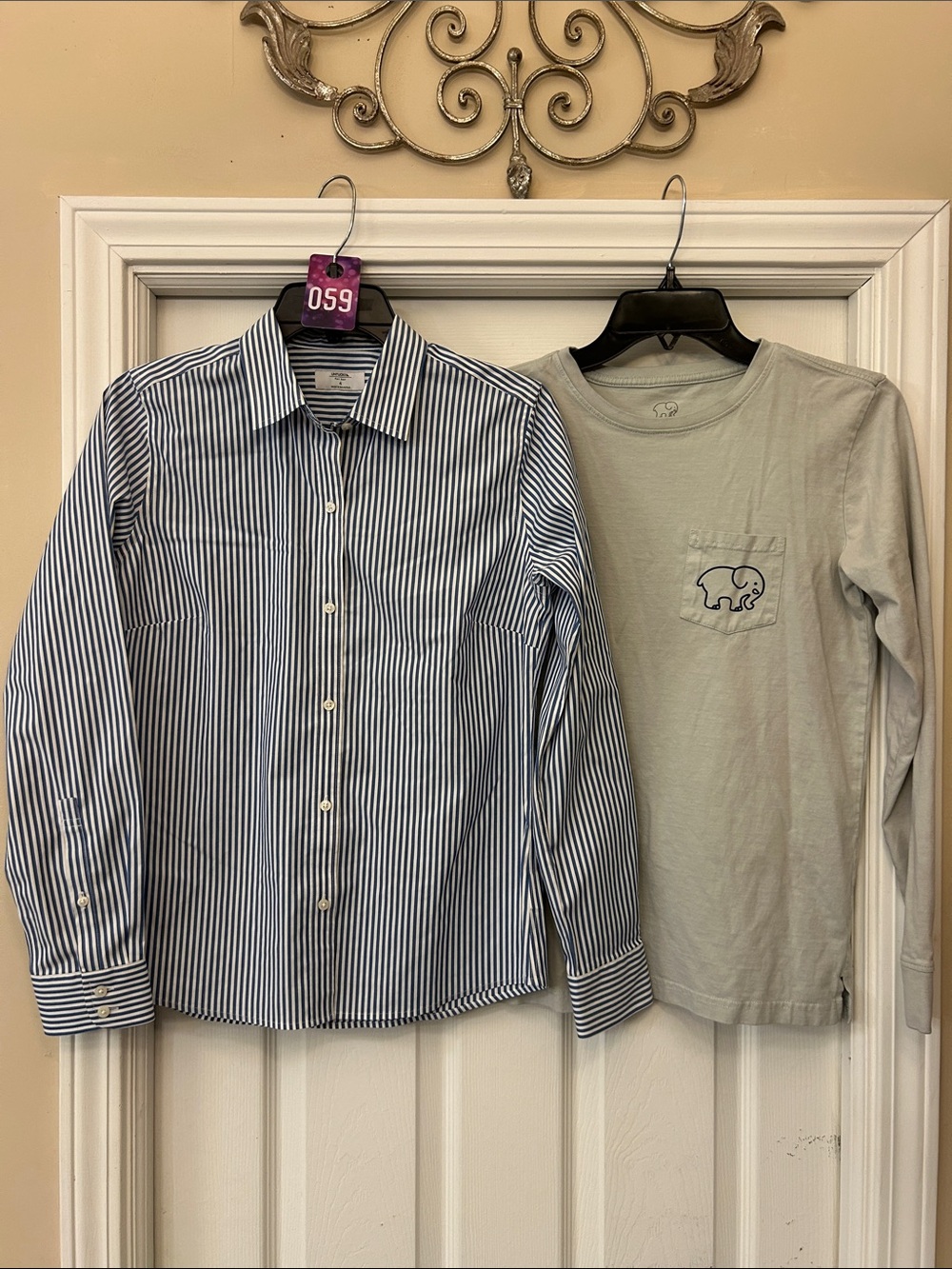 UNTUCKit Blue and White Striped Long Sleeve Button-Down Shirt